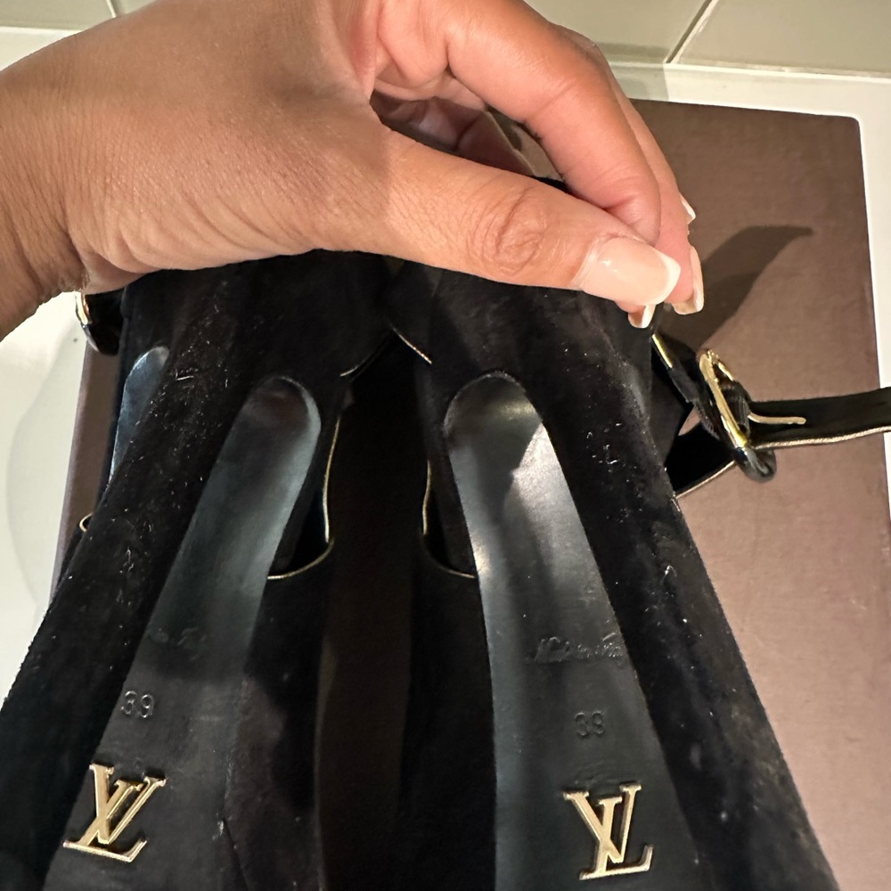 Louis Vuitton Black Women's Shoes - Picture 6 of 6